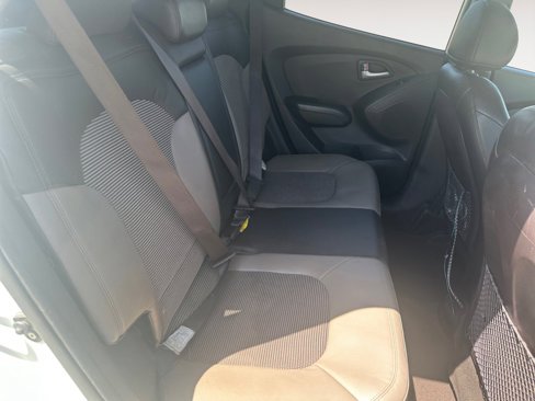 Used 2011 Hyundai Tucson GLS image 13
