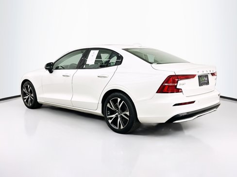 Used 2025 Volvo S60 B5 Core image 5