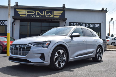 Used 2022 Audi e-tron Premium image 3