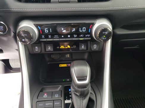 Used 2024 Toyota RAV4 XLE Premium image 25
