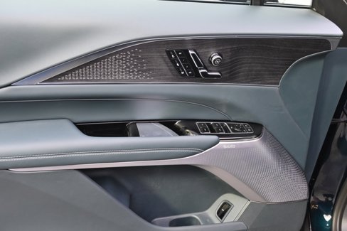 New 2025 Cadillac Lyriq Luxury image 22