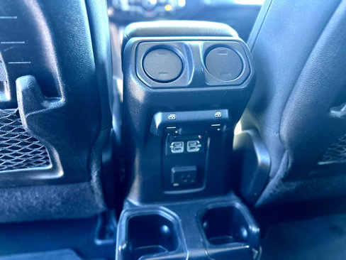 Used 2020 Jeep Gladiator Rubicon image 11
