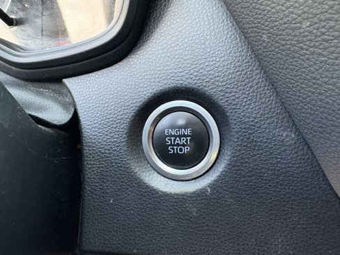 Used 2022 Toyota Corolla LE image 31