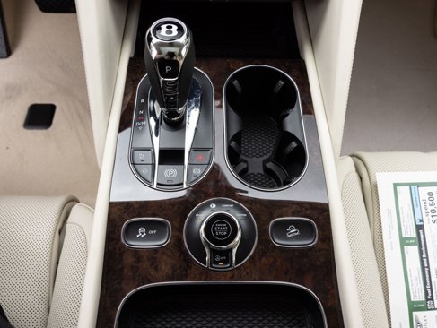 New 2025 Bentley Bentayga image 33