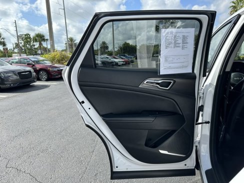 Used 2023 Kia Sportage EX image 41