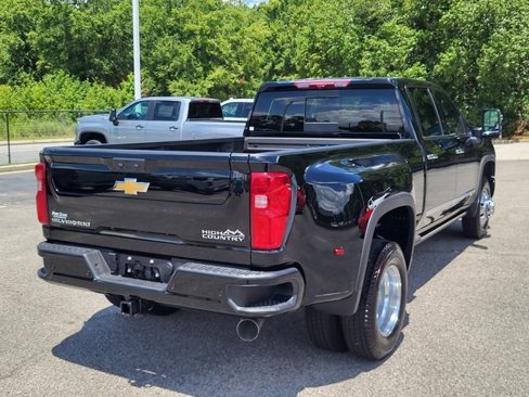 New 2025 Chevrolet Silverado 3500 High Country w/ High Country Premium Package image 2