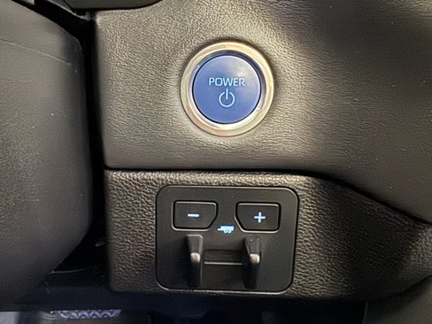 Used 2024 Toyota Sequoia Platinum image 25