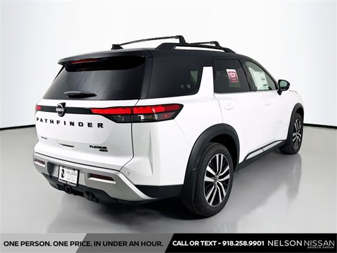 New 2025 Nissan Pathfinder Platinum image 5