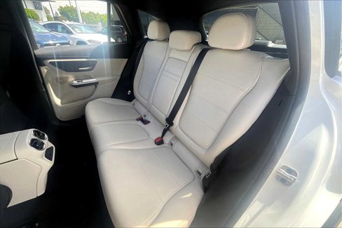 Used 2025 Mercedes-Benz GLC 350e 4MATIC image 20