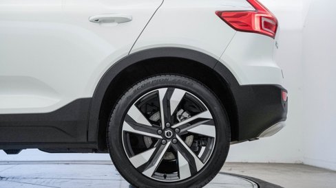 Certified 2025 Volvo XC40 B5 Plus w/ Climate Package image 11