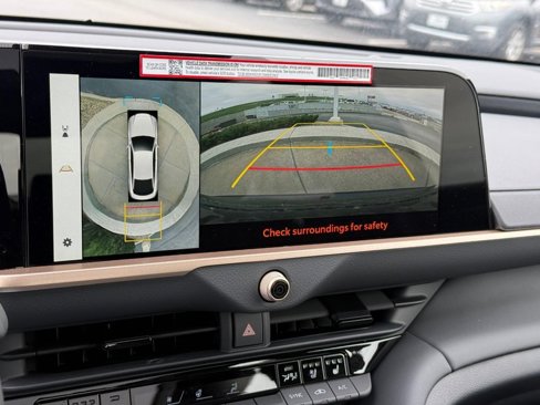 New 2025 Toyota Crown Platinum image 20