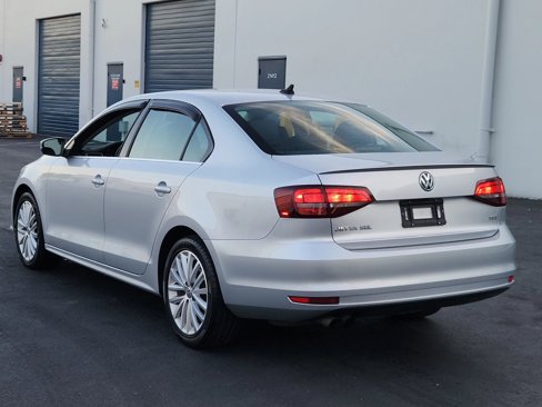 Used 2016 Volkswagen Jetta SEL Premium image 3