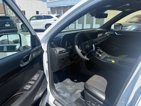 Used 2024 Hyundai Palisade Calligraphy image 9