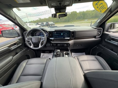 Used 2024 Chevrolet Silverado 1500 LT Trail Boss w/ LT Trail Boss Premium Package image 32