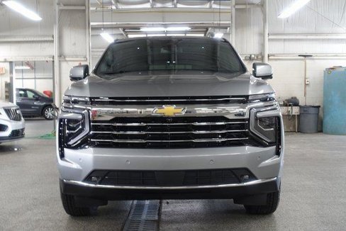 New 2025 Chevrolet Suburban LT w/ Comfort Package image 2