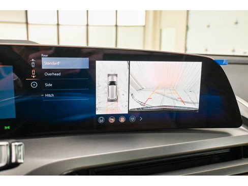 New 2026 Cadillac Vistiq Platinum image 32