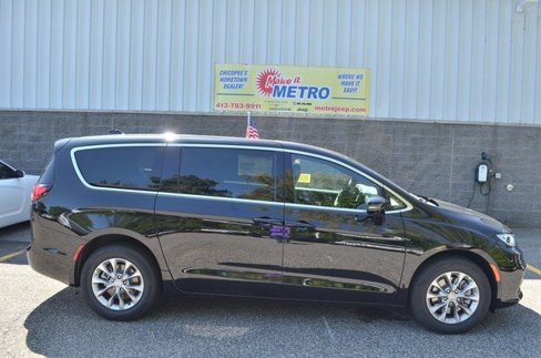 New 2026 Chrysler Pacifica Select image 9