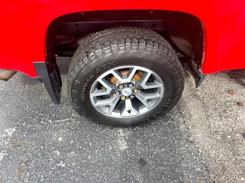 Used 2016 GMC Canyon SLE image 23
