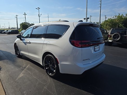 New 2026 Chrysler Pacifica Limited image 6