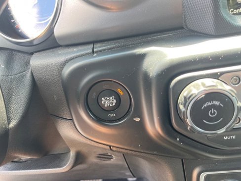 Used 2021 Jeep Wrangler Unlimited Sport image 24