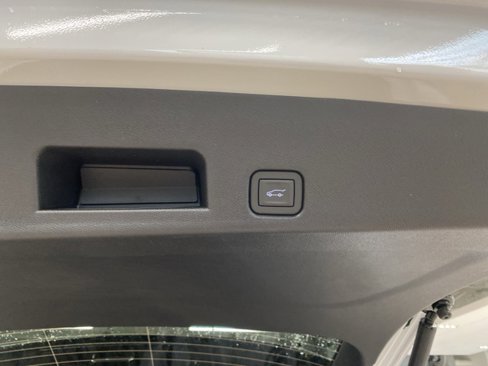 New 2026 Chevrolet Traverse LT w/ Driver Confidence Package image 8