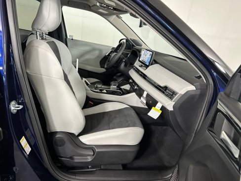 Used 2025 Mitsubishi Outlander SE image 28