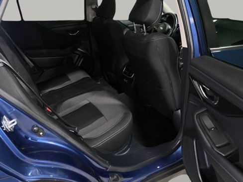 Used 2022 Subaru Outback Premium image 31