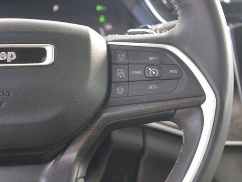 Used 2023 Jeep Grand Cherokee 4WD 4xe image 22