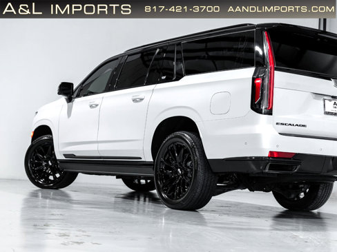 Used 2023 Cadillac Escalade ESV Sport Platinum w/ LPO, ONYX Package image 34