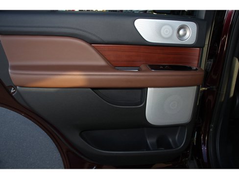 Certified 2023 Lincoln Navigator Reserve image 12