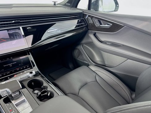 New 2025 Audi Q7 3.0T Prestige image 23