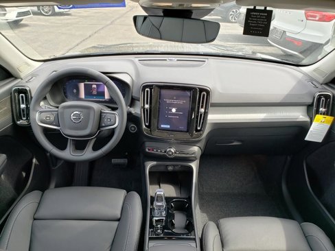 New 2025 Volvo XC40 B5 Ultra w/ Protection Package Premier image 7