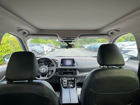 Used 2023 Nissan Rogue SV w/ SV Premium B Package image 21