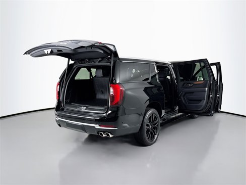 Used 2025 GMC Yukon XL Denali image 36