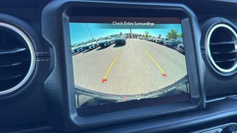 Used 2022 Jeep Wrangler Unlimited Sahara image 16