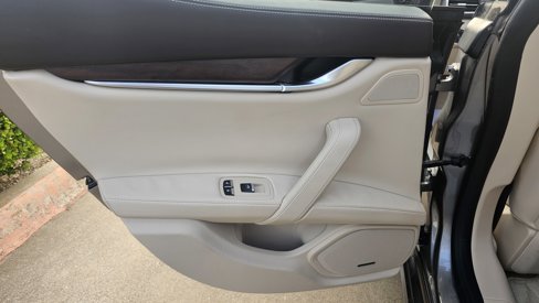 Used 2018 Maserati Ghibli GranLusso image 24
