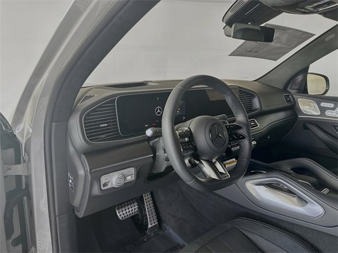 New 2026 Mercedes-Benz GLS 63 AMG 4MATIC image 9