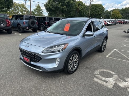 Used 2022 Ford Escape Titanium image 3