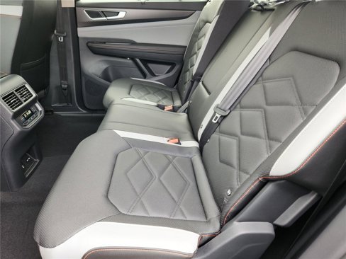 New 2025 Volkswagen Atlas Peak Edition SE image 11