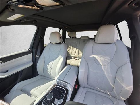 Used 2024 BMW X5 xDrive40i w/ Parking Assistance Package image 11