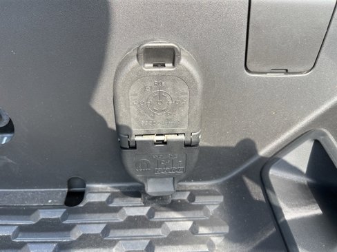 New 2026 RAM 1500 4x4 Crew Cab image 19