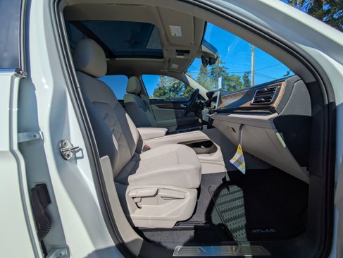 New 2025 Volkswagen Atlas SE image 31