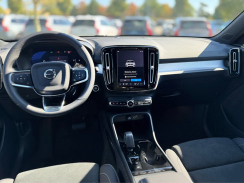 New 2026 Volvo XC40 B5 Ultra w/ Protection Package Premier image 7