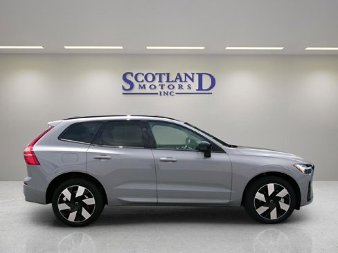 Used 2025 Volvo XC60 T8 Plus w/ Protection Package Premier image 5