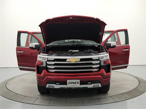 Used 2025 Chevrolet Silverado 1500 High Country w/ Technology Package image 11