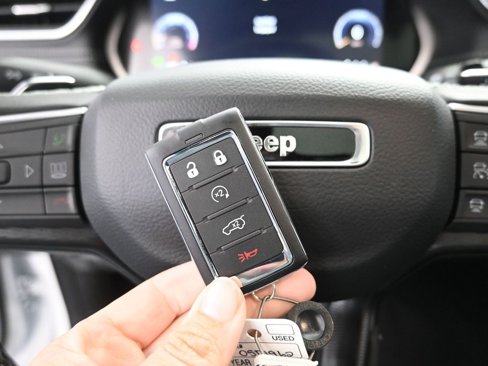 New 2025 Jeep Grand Cherokee L Altitude image 28