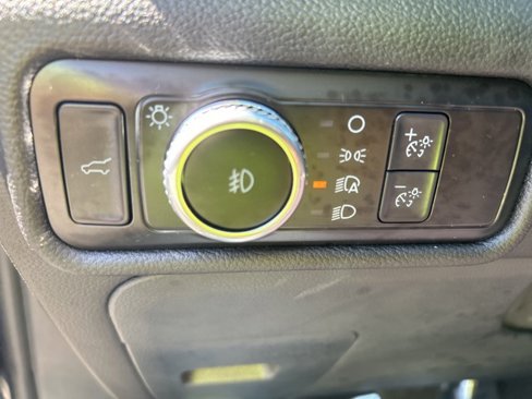 Used 2022 Ford Explorer XLT w/ Equipment Group 202A image 27
