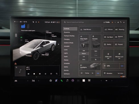 Used 2024 Tesla Cybertruck AWD Crew Cab image 35