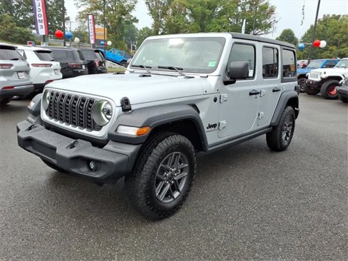 Used 2024 Jeep Wrangler Sport S image 8