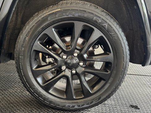 Used 2019 Jeep Grand Cherokee Altitude image 9